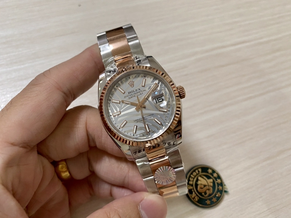 激安ロレックス背面デザイン